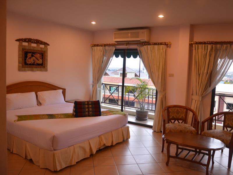 Seven Oaks Inn Jomtien Beach Zewnętrze zdjęcie