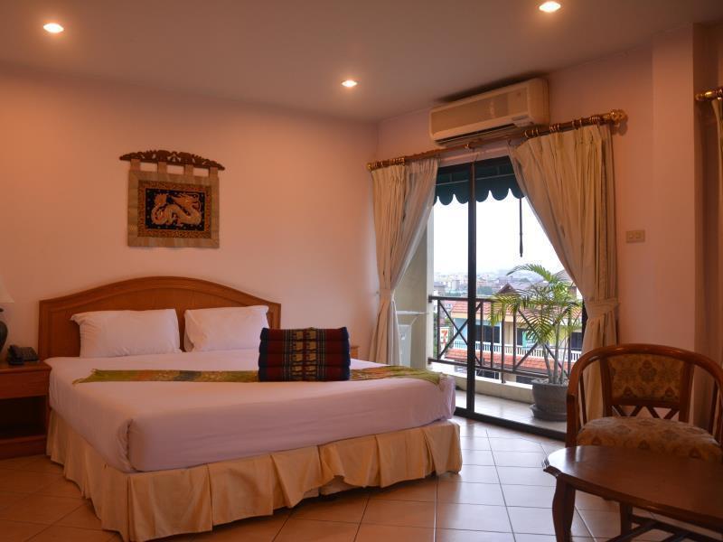Seven Oaks Inn Jomtien Beach Zewnętrze zdjęcie