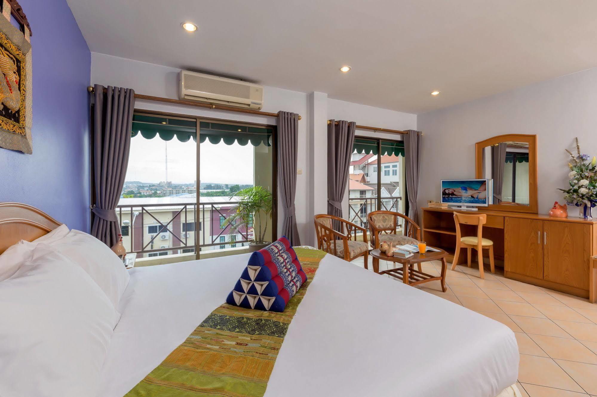 Seven Oaks Inn Jomtien Beach Zewnętrze zdjęcie