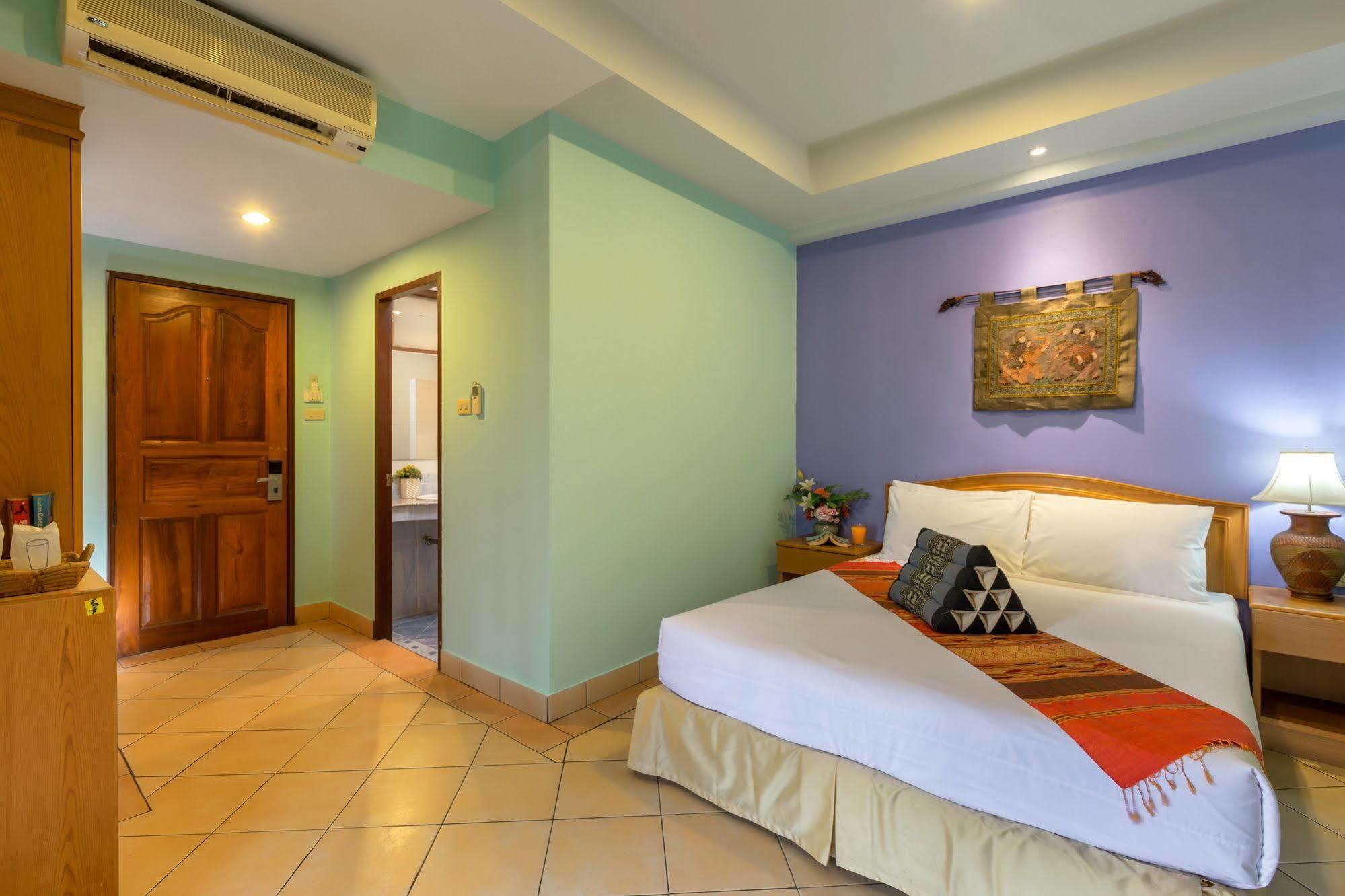 Seven Oaks Inn Jomtien Beach Zewnętrze zdjęcie