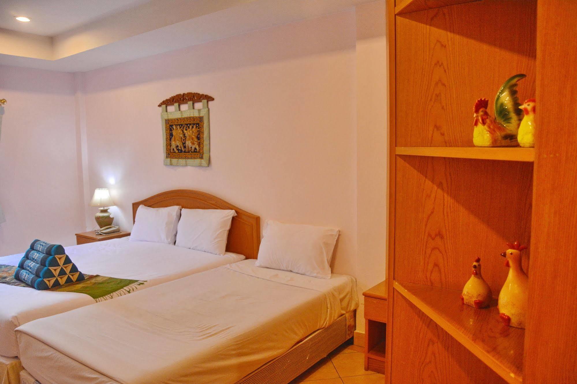 Seven Oaks Inn Jomtien Beach Zewnętrze zdjęcie