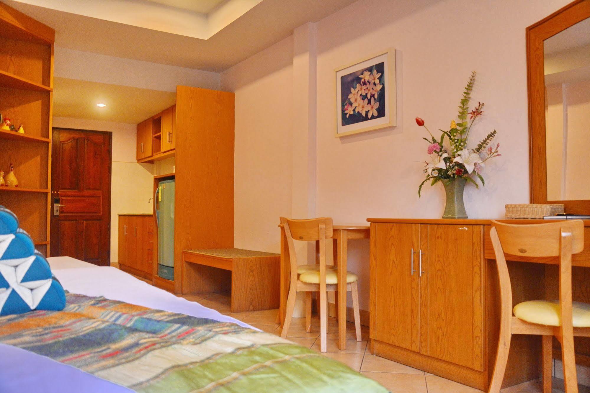 Seven Oaks Inn Jomtien Beach Zewnętrze zdjęcie
