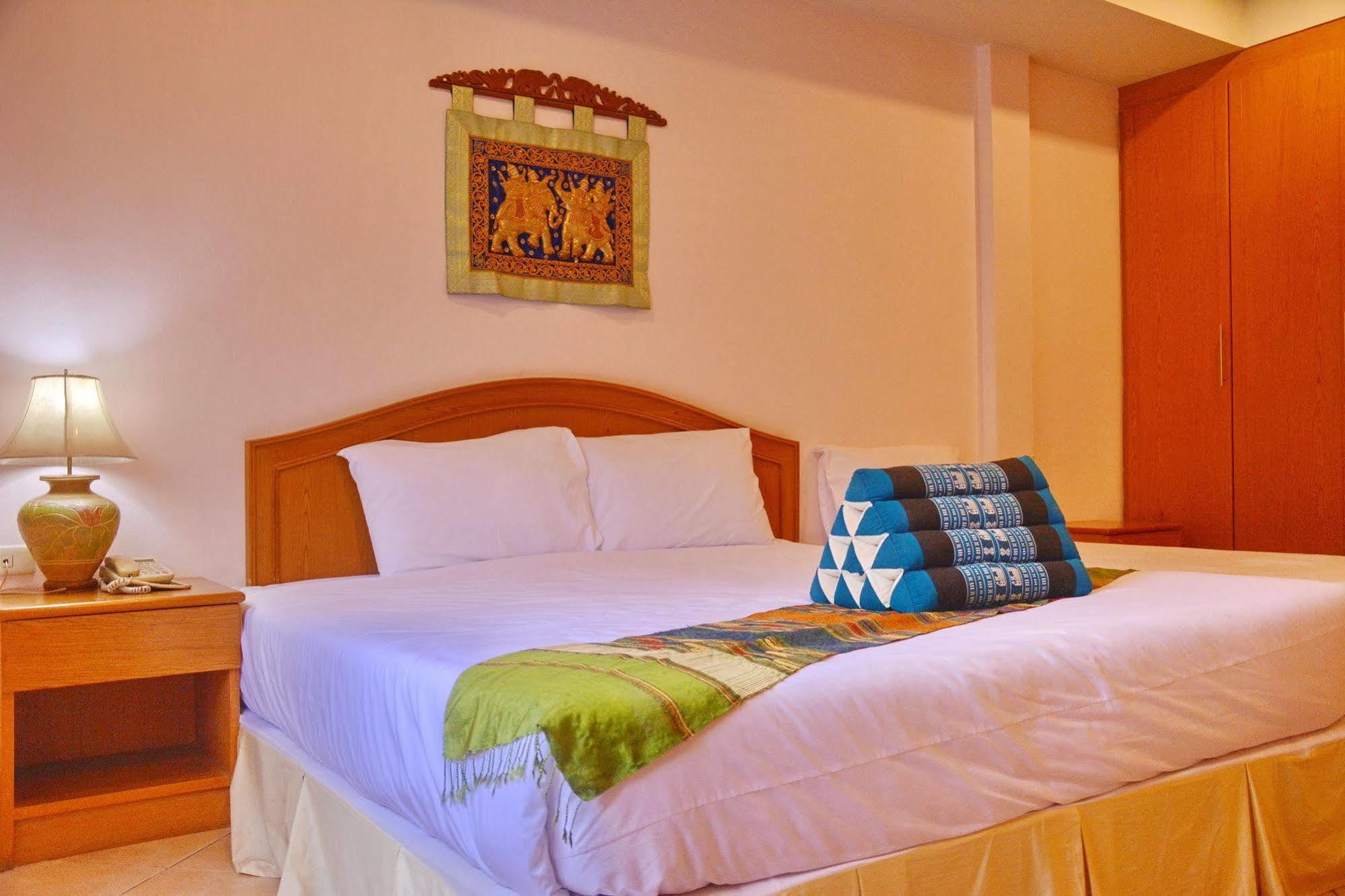 Seven Oaks Inn Jomtien Beach Zewnętrze zdjęcie
