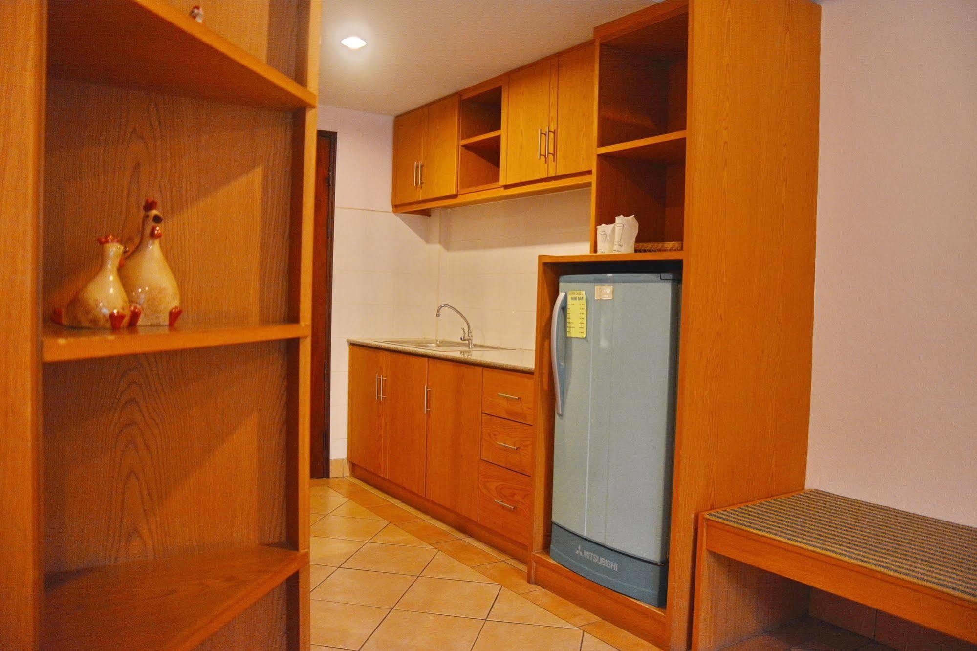 Seven Oaks Inn Jomtien Beach Zewnętrze zdjęcie