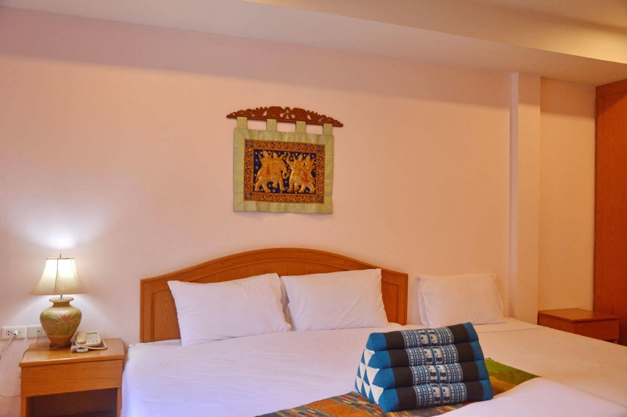Seven Oaks Inn Jomtien Beach Zewnętrze zdjęcie